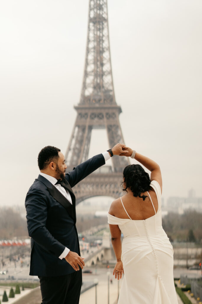 Couple Eiffel Tower elopement
