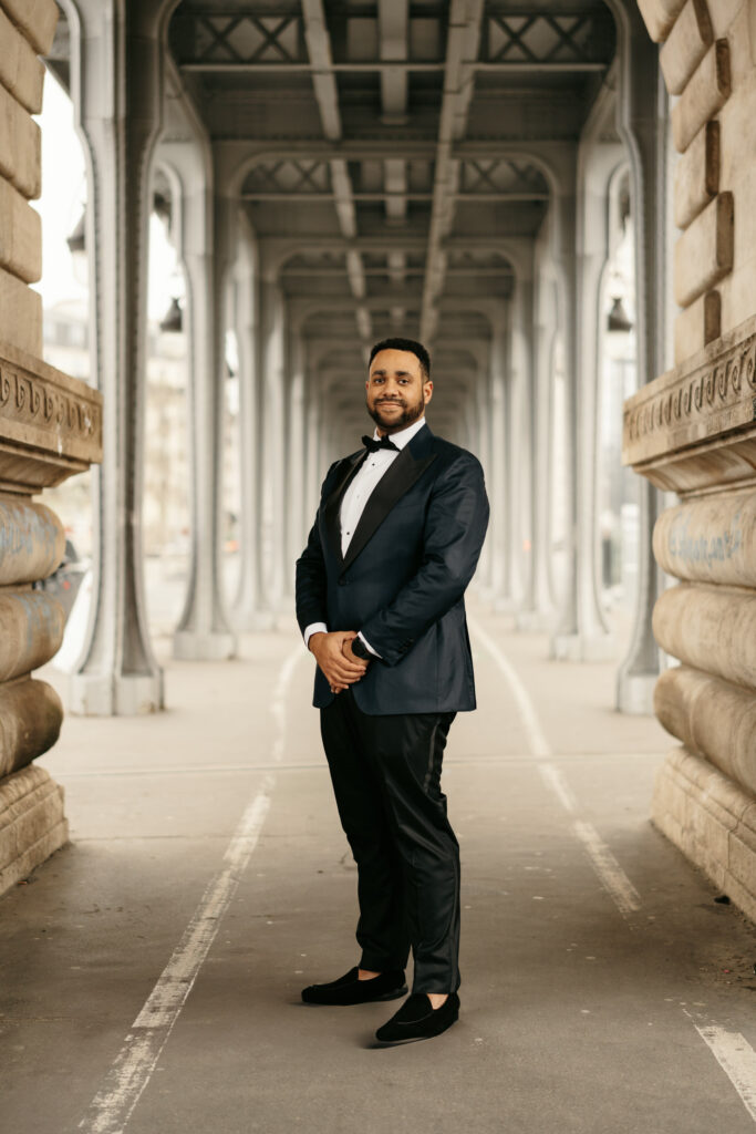 Couple Eiffel Tower elopement