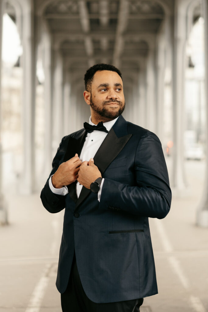 Couple Eiffel Tower elopement