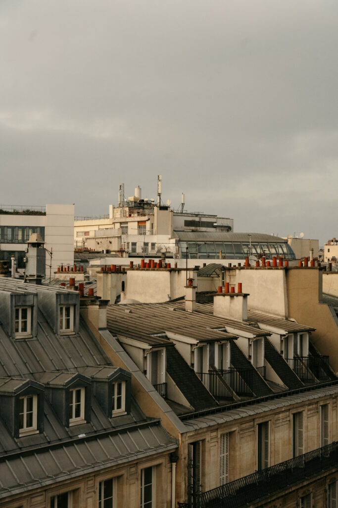 Couple Eiffel Tower elopement