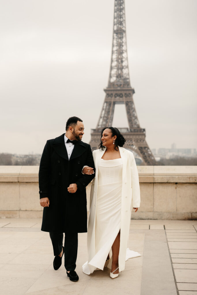 Couple Eiffel Tower elopement